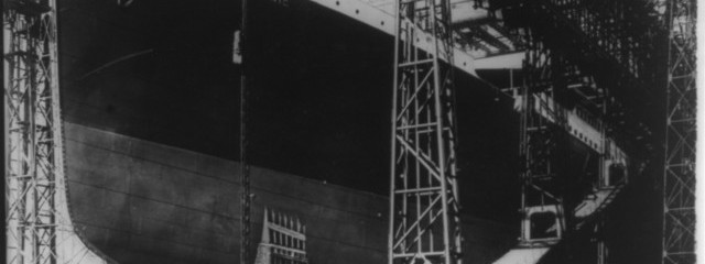 Titanic being built