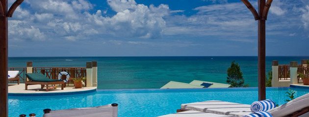 Swim-Up Suite Patio